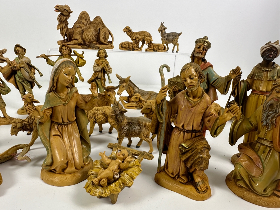Collection Of Italian Fontanini By Roman Nativity Set Polymer Figures [Photo 2]