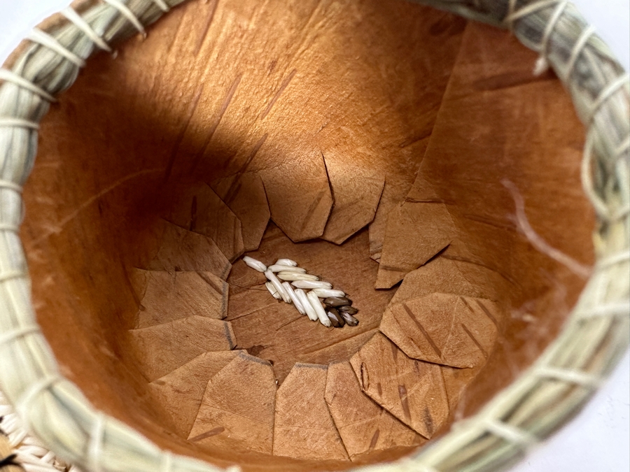 Just Added - Small Woven Native American Alaskan Box With Lid (L), Manitoulin Island Ontario Canada Quill Box With Porcupine Quill Embroidery Work (M) And A Akutan Aleutians Alaska Small Box With Lid [Photo 4]