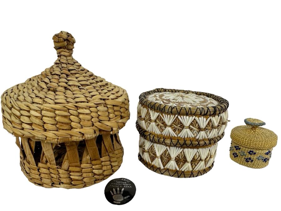 Just Added - Small Woven Native American Alaskan Box With Lid (L), Manitoulin Island Ontario Canada Quill Box With Porcupine Quill Embroidery Work (M) And A Akutan Aleutians Alaska Small Box With Lid [Photo 1]