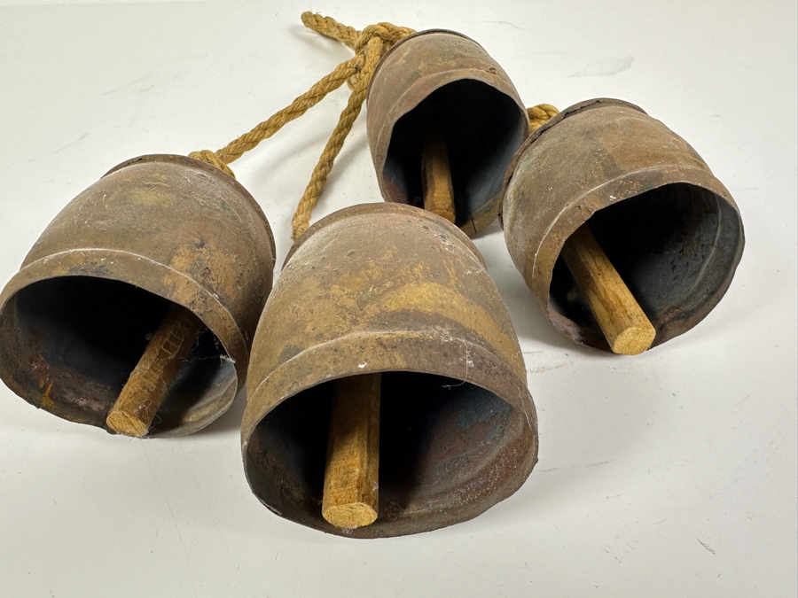 Vintage Set of (4) Cow Bells [Photo 3]