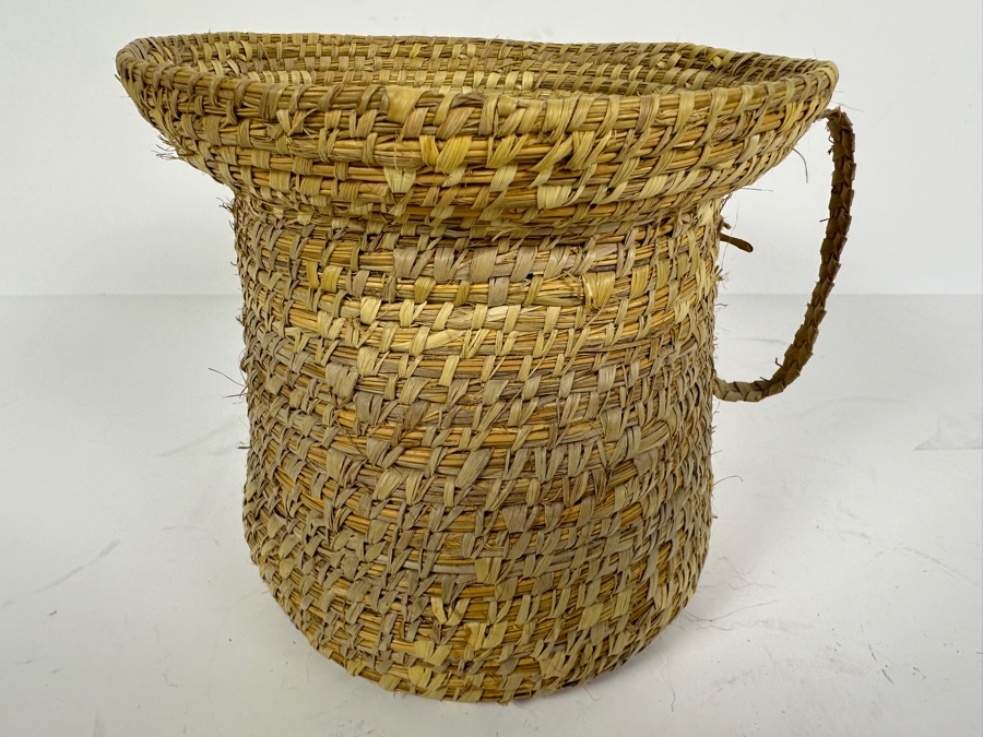 Just Added - Vintage Gullah Sweetgrass Pine Needle Basket With Handle 6W X 5.5H [Photo 2]