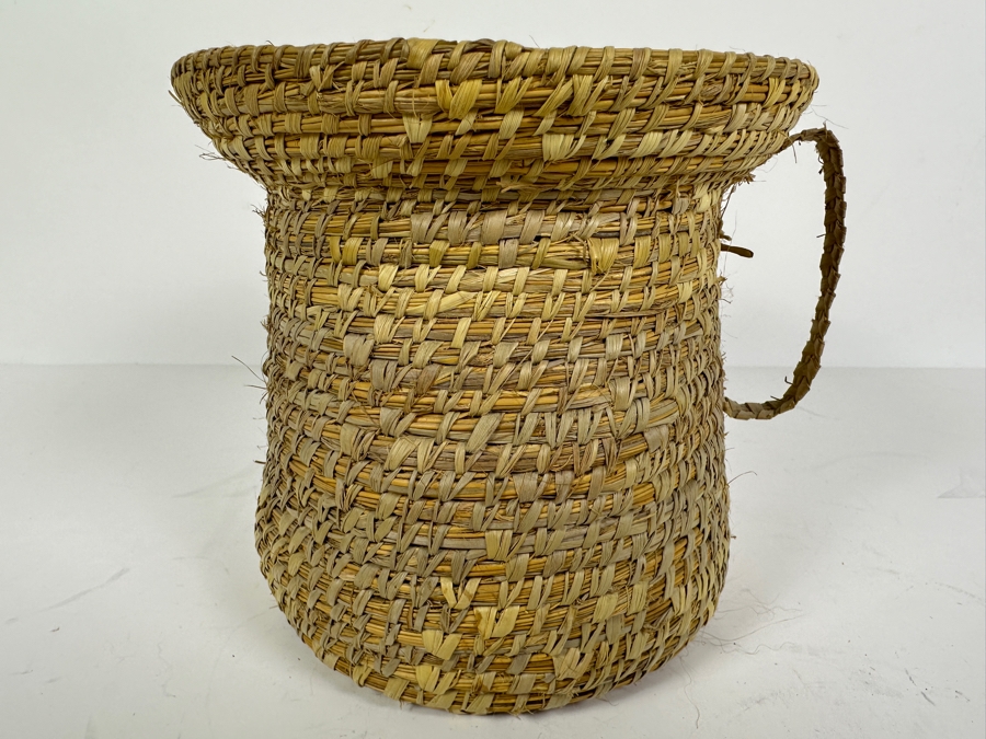 Just Added - Vintage Gullah Sweetgrass Pine Needle Basket With Handle 6W X 5.5H [Photo 3]