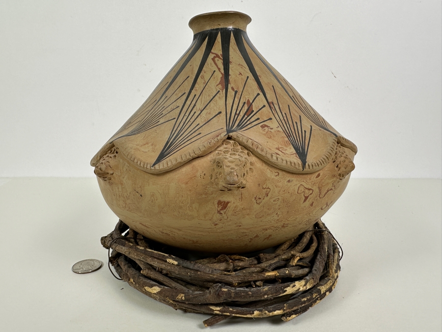Just Added - Martha M De Quezada Mata Ortiz Turtle Effigy Pottery 8W X 7.5H [Photo 2]