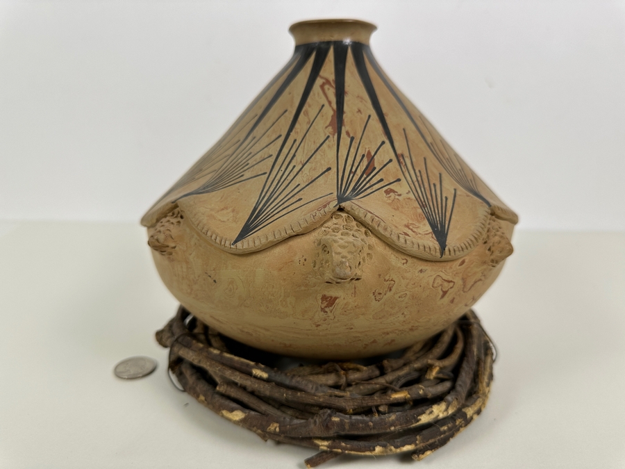 Just Added - Martha M De Quezada Mata Ortiz Turtle Effigy Pottery 8W X 7.5H [Photo 4]