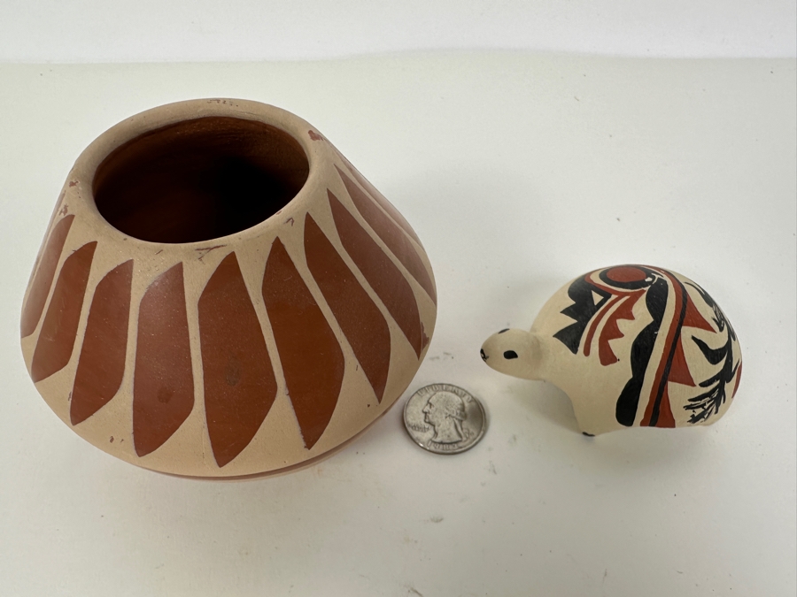Just Added - Pair Of Artist Signed Jemez New Mexico Pottery Pieces: Pot And Turtle [Photo 2]