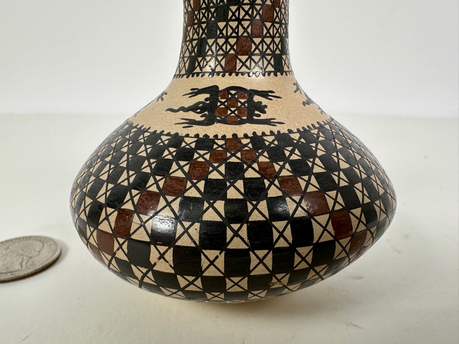 Mata Ortiz Pottery by Noted Potter Carmen Veloz  [Photo 4]