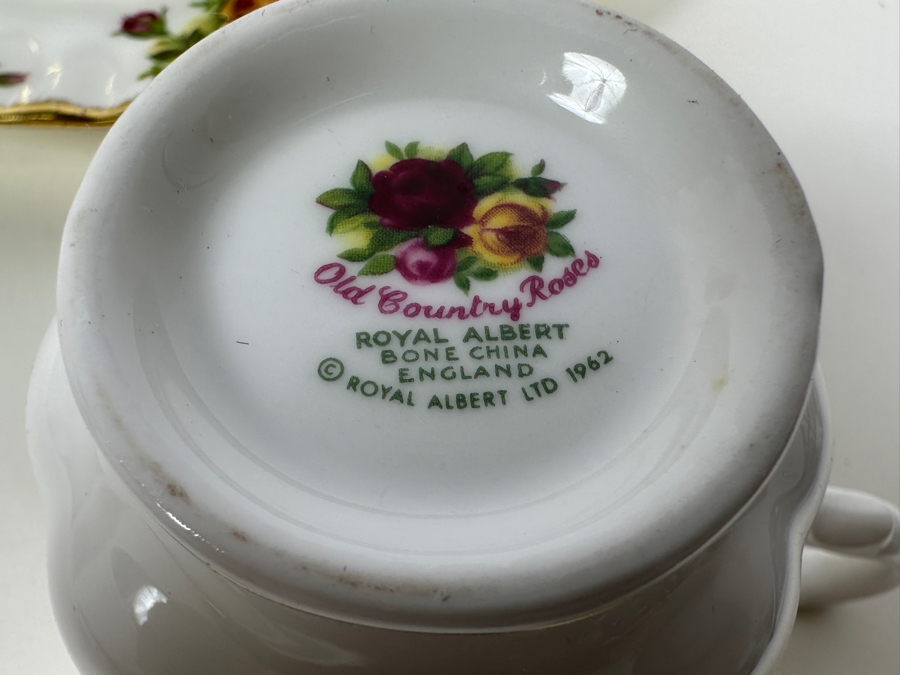 Just Added - Royal Albert Bone China England Old Country Roses Patern Approximate Service For 8 - See Details Page For Breakdown - Replacement Value $1,510 [Photo 4]