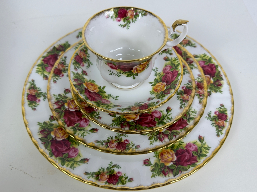 Just Added - Royal Albert Bone China England Old Country Roses Patern Approximate Service For 8 - See Details Page For Breakdown - Replacement Value $1,510 [Photo 2]