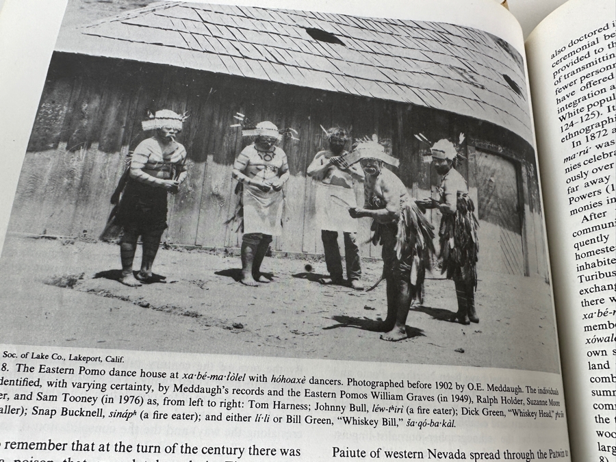 Just Added - Hardcover Smithsonian Institution Books 1978 Handbook Of North American Indians: Vol 8 California, Vol 9 & 10 Southwest, Vol 11 Great Basin, Vol 12 Plateau & Vol 15 Northeast [Photo 9]