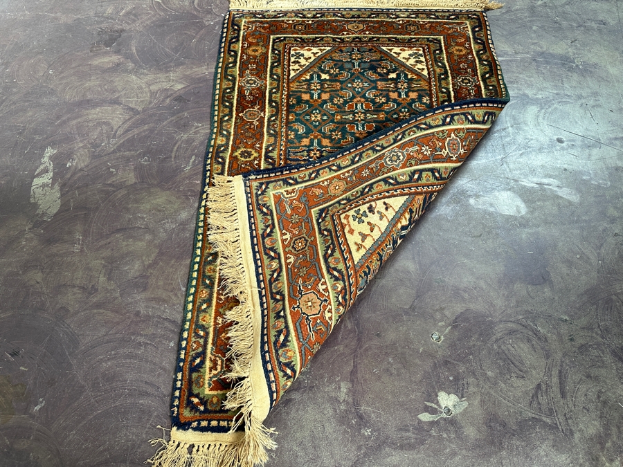 Hand Knotted Wool Persian Area Rug 32 X 51 [Photo 7]
