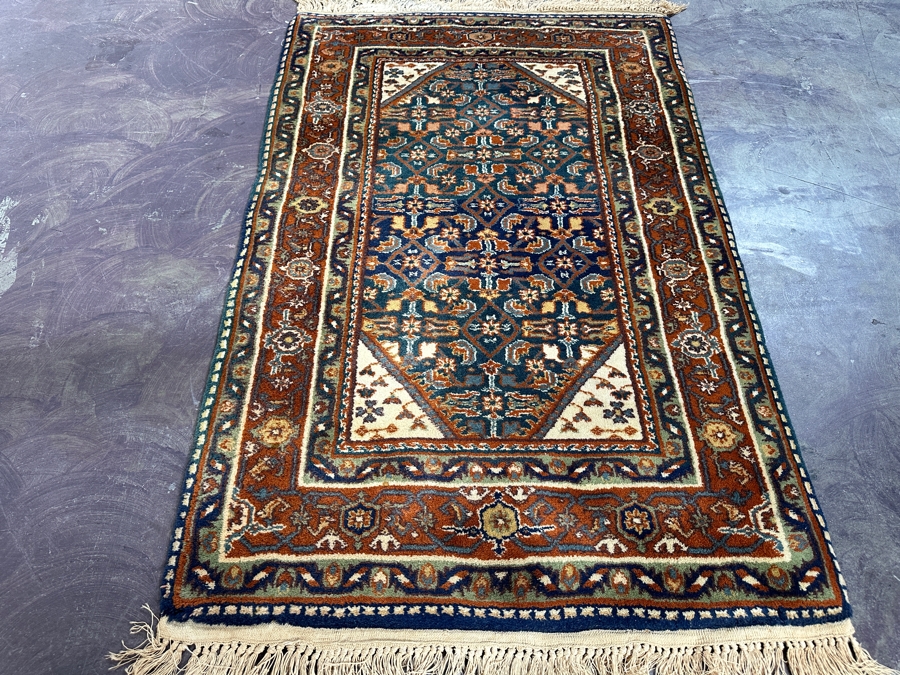 Hand Knotted Wool Persian Area Rug 32 X 51 [Photo 3]