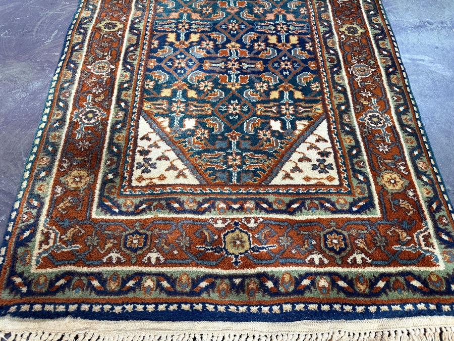Hand Knotted Wool Persian Area Rug 32 X 51 [Photo 4]