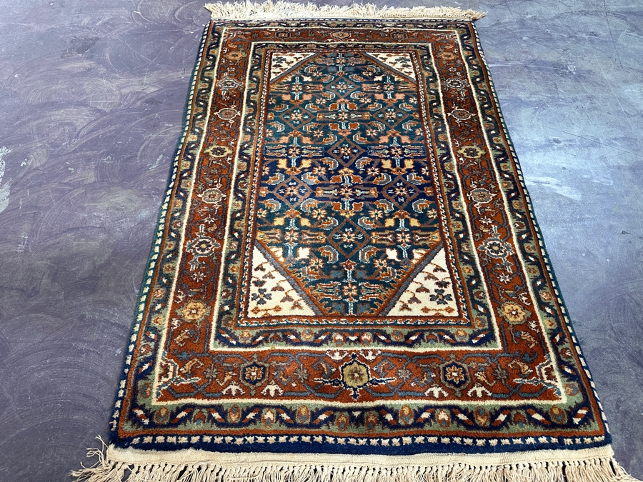 Hand Knotted Wool Persian Area Rug 32 X 51 [Photo 2]