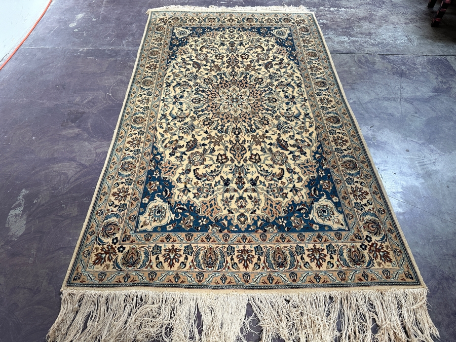 Finely Hand Knotted Wool Persian Area Rug 45.5 X 80 [Photo 2]