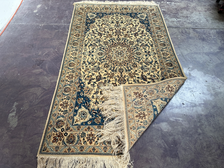 Finely Hand Knotted Wool Persian Area Rug 45.5 X 80 [Photo 13]