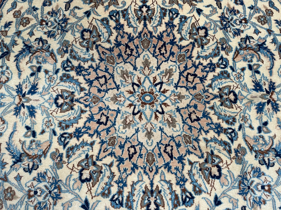 Finely Hand Knotted Wool Persian Area Rug 45.5 X 80 [Photo 8]