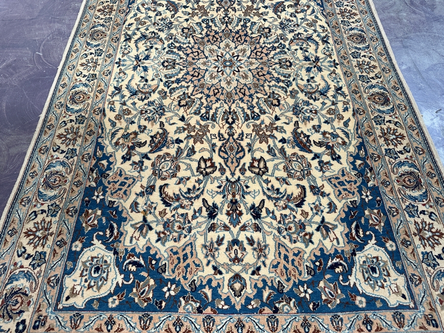 Finely Hand Knotted Wool Persian Area Rug 45.5 X 80 [Photo 6]