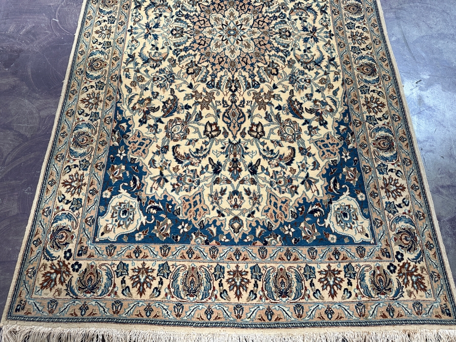 Finely Hand Knotted Wool Persian Area Rug 45.5 X 80 [Photo 5]