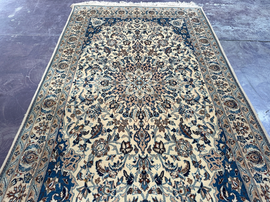 Finely Hand Knotted Wool Persian Area Rug 45.5 X 80 [Photo 7]