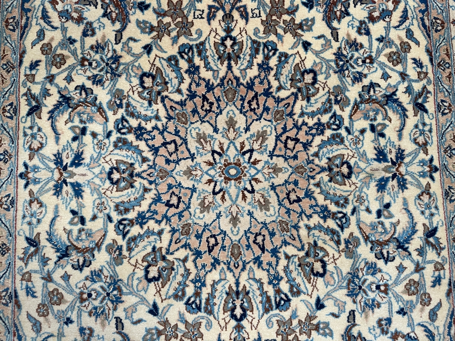 Finely Hand Knotted Wool Persian Area Rug 45.5 X 80 [Photo 9]