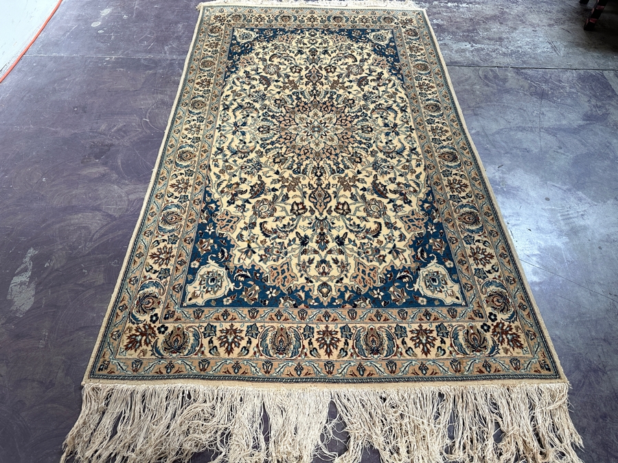 Finely Hand Knotted Wool Persian Area Rug 45.5 X 80 [Photo 3]