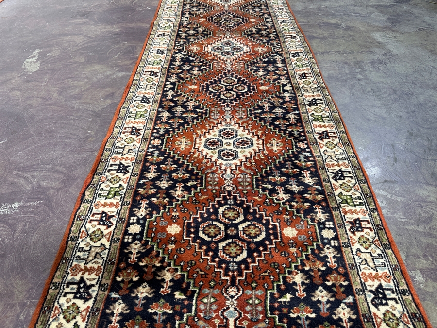 Hand Knotted Wool Persian Runner Rug 30.5 X 131 [Photo 5]