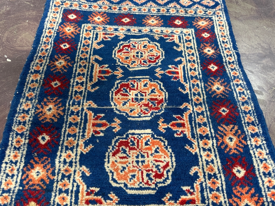 Hand Knotted Wool Persian Area Rug 24.5 X 38 [Photo 4]