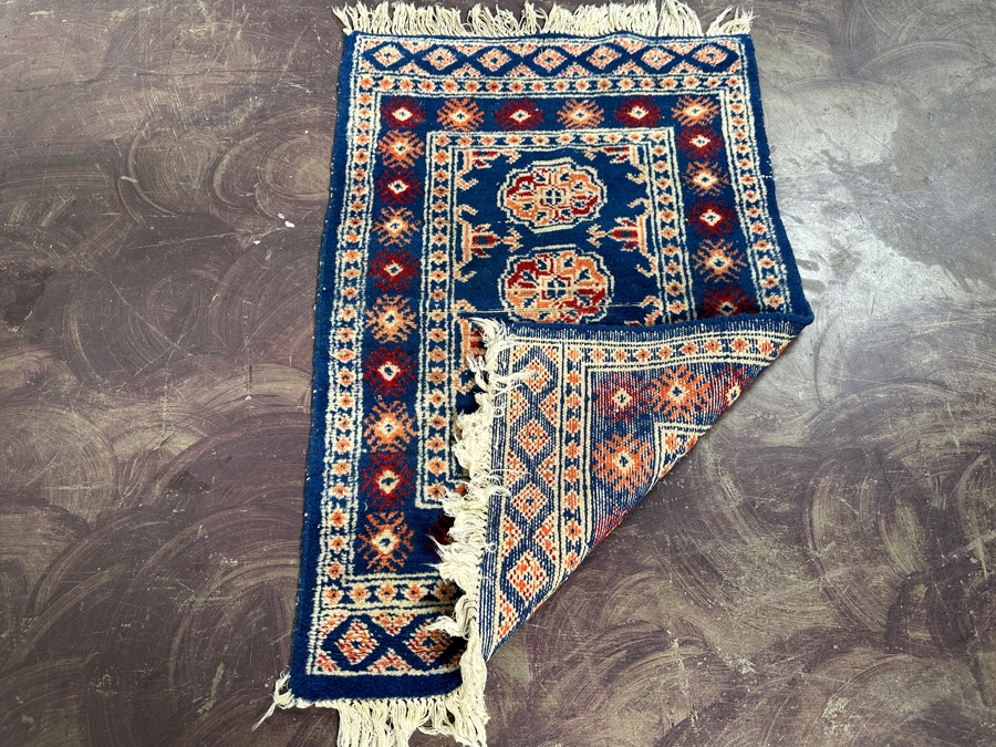 Hand Knotted Wool Persian Area Rug 24.5 X 38 [Photo 6]