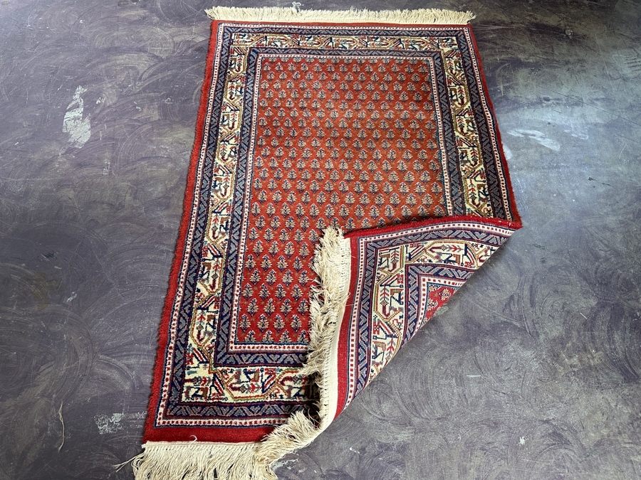 Hand Knotted Wool Persian Area Rug 32 X 51 [Photo 6]