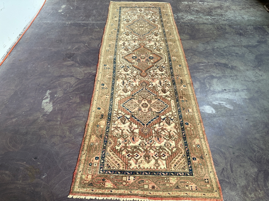 Hand Knotted Wool Persian Runner Rug Made In Iran 30 X 94 [Photo 2]
