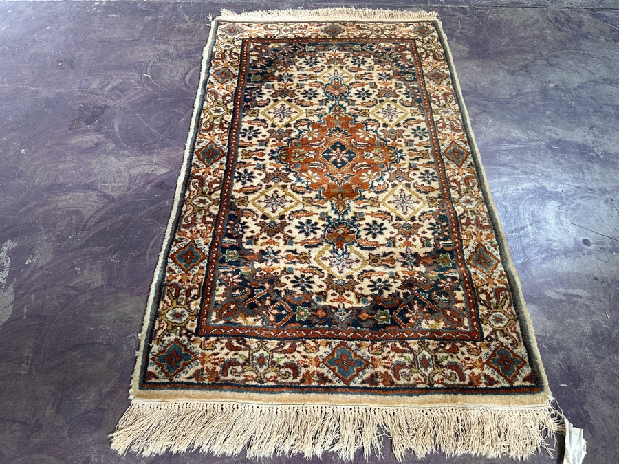 Hand Knotted Wool Persian Area Rug Made In India 31 X 53 [Photo 2]