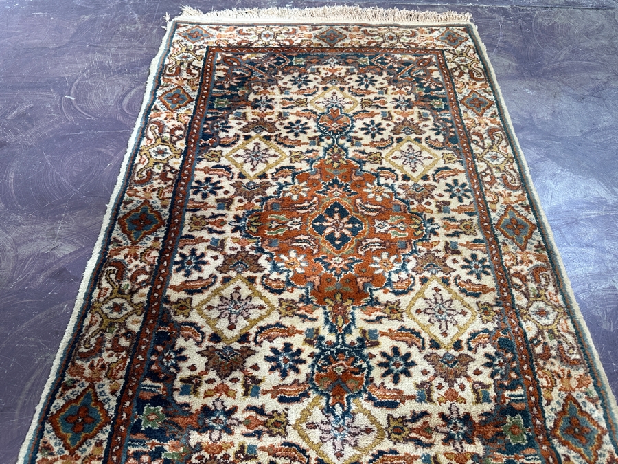 Hand Knotted Wool Persian Area Rug Made In India 31 X 53 [Photo 5]