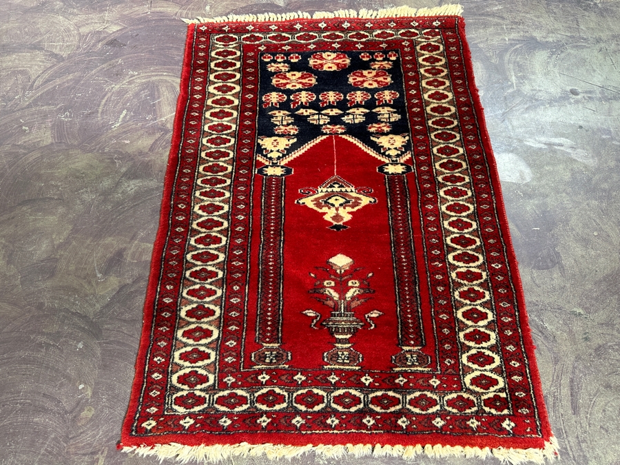 Hand Knotted Wool Persian Prayer Rug 25 X 37 [Photo 3]