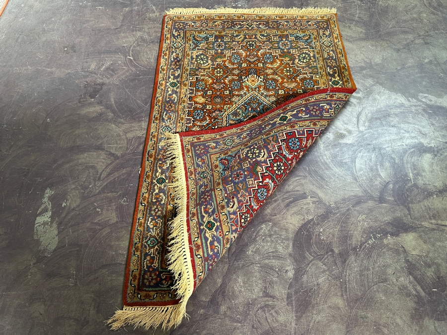 Hand Knotted Wool Persian Area Rug 31.5 X 51 [Photo 7]