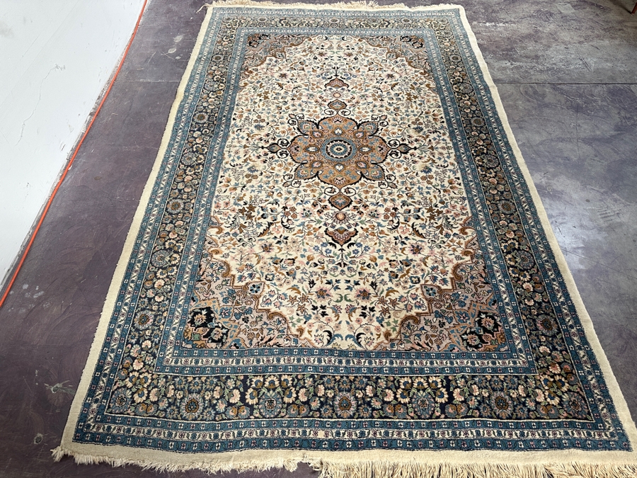 Finely Hand Knotted Wool Persian Area Rug 61.5 X 100 [Photo 4]