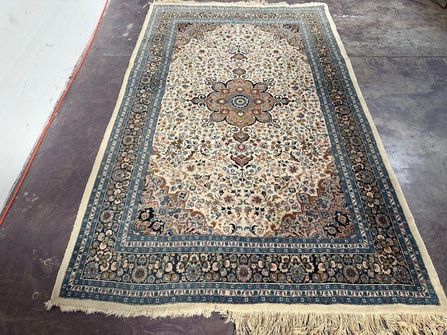Finely Hand Knotted Wool Persian Area Rug 61.5 X 100 [Photo 3]
