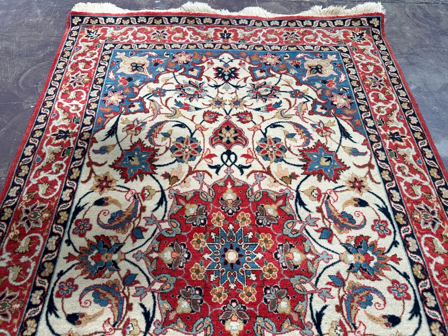 Hand Knotted Wool Persian Area Rug 40 X 64 [Photo 7]