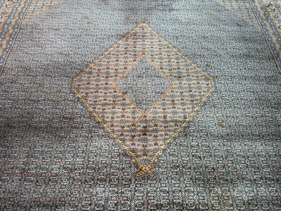 Finely Hand Knotted Wool Persian Area Rug 94.5 X 131 [Photo 7]
