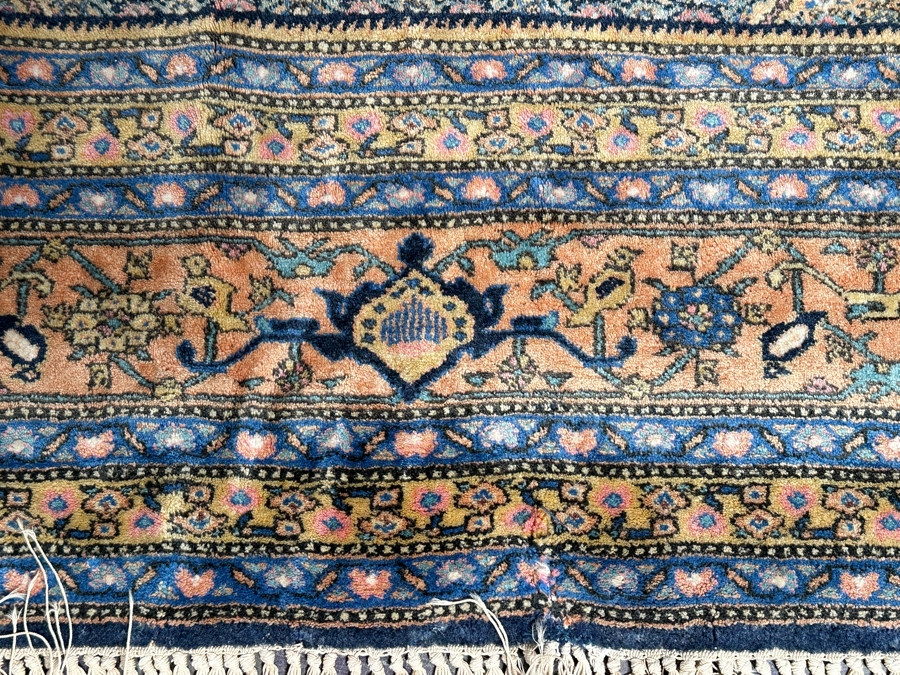 Finely Hand Knotted Wool Persian Area Rug 94.5 X 131 [Photo 5]