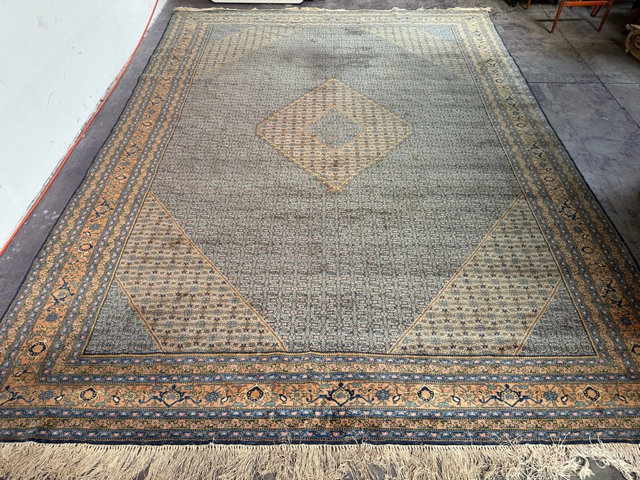 Finely Hand Knotted Wool Persian Area Rug 94.5 X 131 [Photo 3]