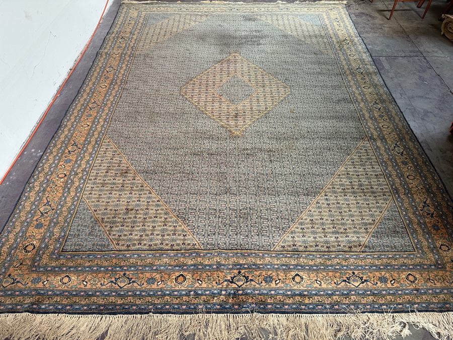 Finely Hand Knotted Wool Persian Area Rug 94.5 X 131 [Photo 4]