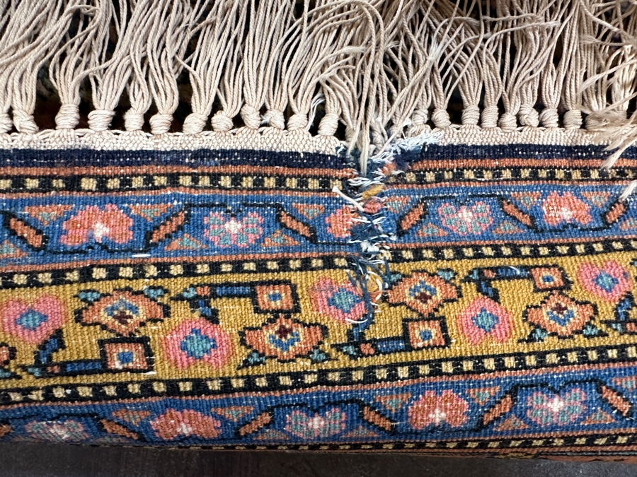 Finely Hand Knotted Wool Persian Area Rug 94.5 X 131 [Photo 12]