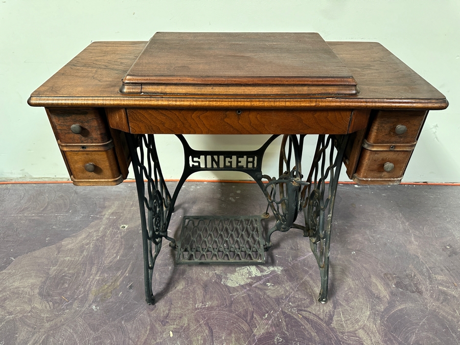Vintage Singer Sewing Machine With Oak And Wrought Iron Cabinet 35W X 17D X 31H [Photo 4]