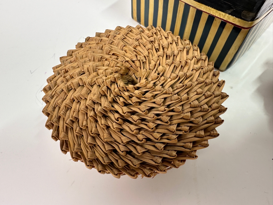 Pair Of Small Hand Woven Nesting Baskets And Handmade Nesting Boxes [Photo 4]