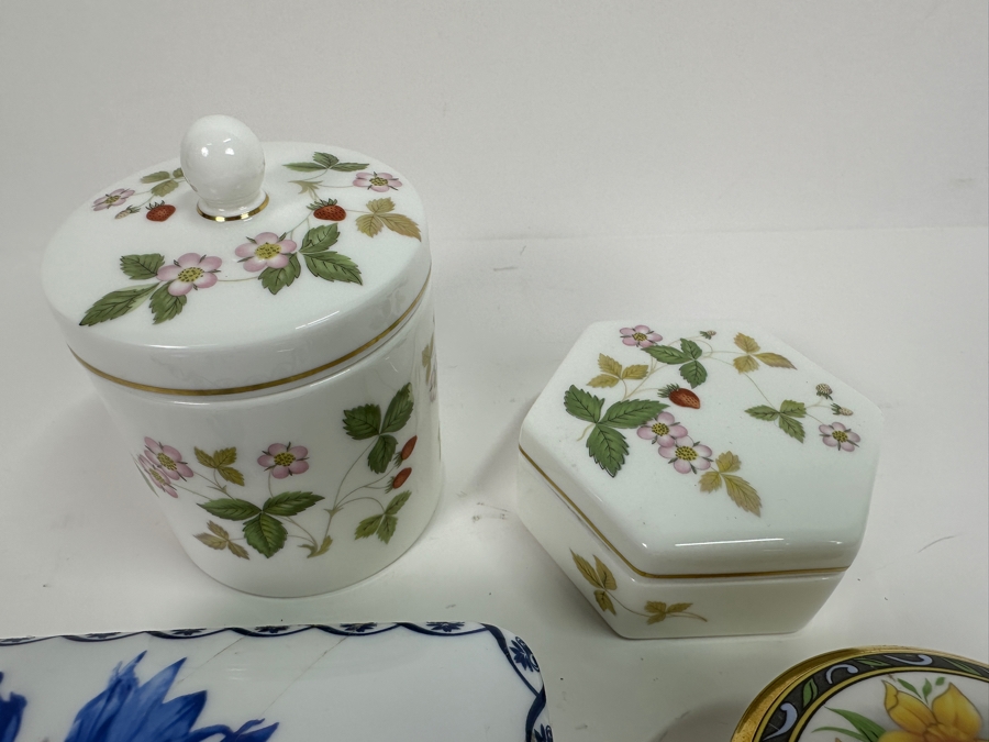 Collection Of Four Porcelain Boxes: (1) T. Limoges, (2) Wedgwood Bone China Wild Strawberry & (1) Ayshford Fine Bone China Staffordshire England Spring Flowers [Photo 4]