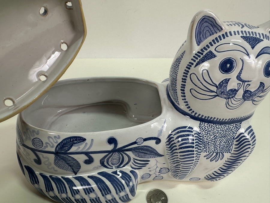 Signed Hand Painted Estrela De Conimbriga Portugal Porcelain Cat With Mouse Finial Jar With Lid 11W X 6.5D X 7H [Photo 3]