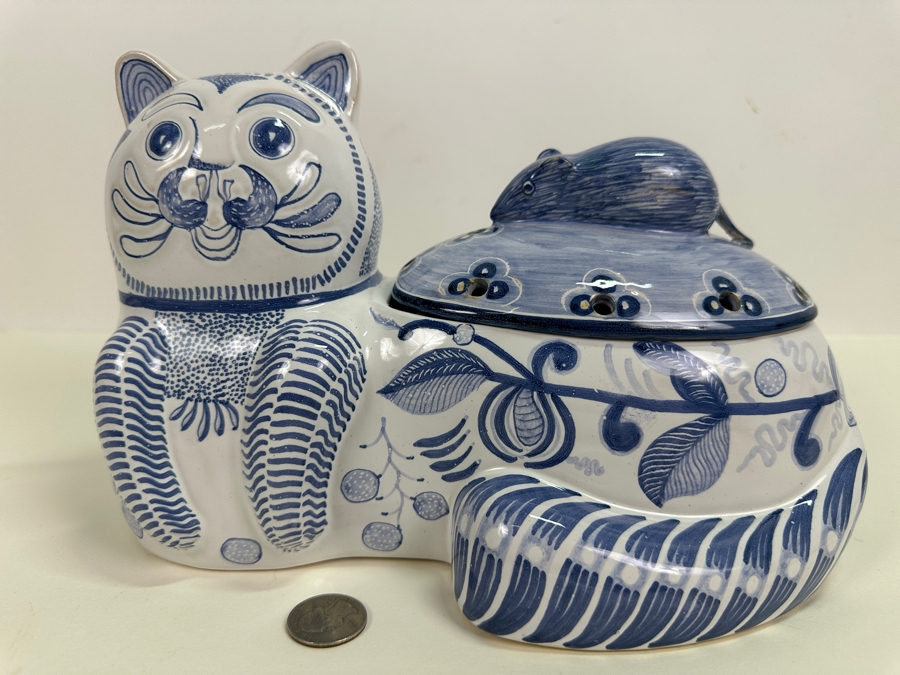 Signed Hand Painted Estrela De Conimbriga Portugal Porcelain Cat With Mouse Finial Jar With Lid 11W X 6.5D X 7H [Photo 4]