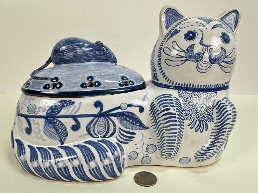 Signed Hand Painted Estrela De Conimbriga Portugal Porcelain Cat With Mouse Finial Jar With Lid 11W X 6.5D X 7H [Photo 2]