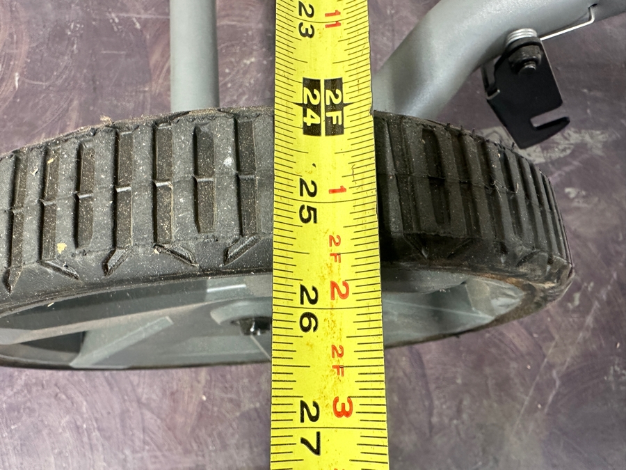 RIDGID Miter Saw With Portable Folding Stand Model R4221 Retails $600 [Photo 10]