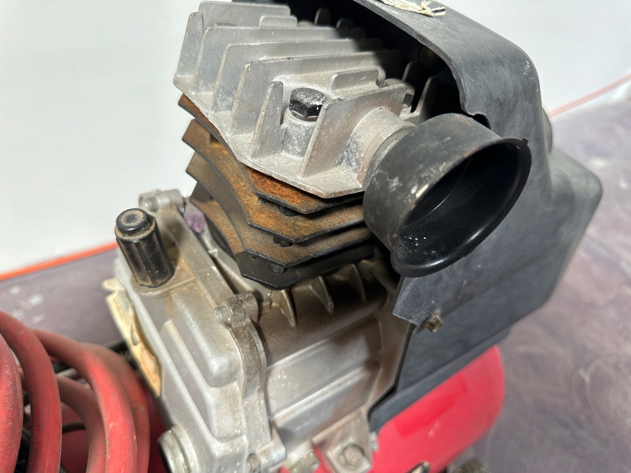 Husky Air Compressor Model TA-2530B [Photo 2]